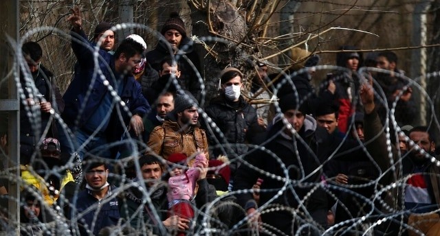 Risultato immagini per Erdoğan profughi siriani a Lesbo