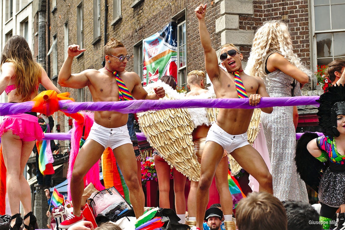 File:Dublin gay pride 2013 (9172218799).jpg - Wikivoyage, guida ...